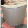 Image 2 : SHOWHOME BUCKET CHAIR