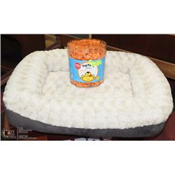 LARGE TOP PAW ORTHOPEDIC FOAM DOG BED W/ PUPPUFFS