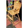 Image 1 : ANTIQUE HIGH CHAIR