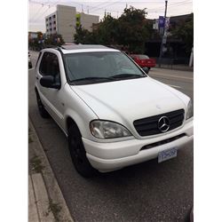2000 WHITE MERCEDES ML320 SUV (RUNNING) *VIEWING ON MONDAY SEPT 25 ONLY*