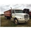 Image 2 : 1999, Freightliner Med Conv FL112, 12L L6 Diesel