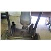 Image 8 : Hitachi H90SG 70-Pound Demolition Hammer