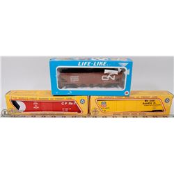 LOT OF 3 HO FREIGHT CARS