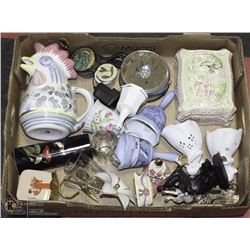 ESTATE FLAT OF BELLS, CONTAINERS, FIGURES.