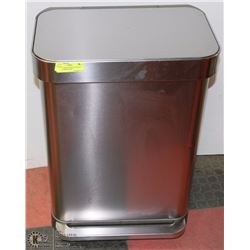 SQUARE SIMPLEHUMAN S/S FOOT PEDAL CARBAGE BIN