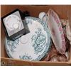 Image 1 : BOX OF ESTATE COLLECTIBLES INCL WEDGEWOOD MINI