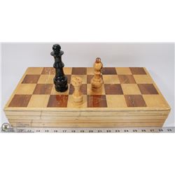 WOOD CHESS BOARD & PIECES
