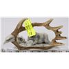Image 1 : WILDLIFE SCENE ANTLER CARVING
