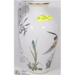 VINTAGE 1980 FRANKLIN PORCELAIN SIGNED VASE