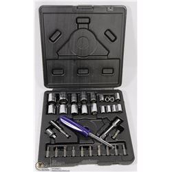 COMPLETE SOCKET SET IN HARD CASE