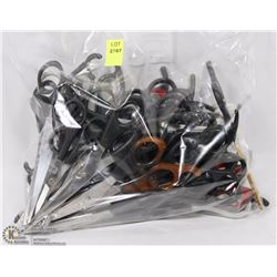 BAG OF 40 PAIRS OF SCISSORS