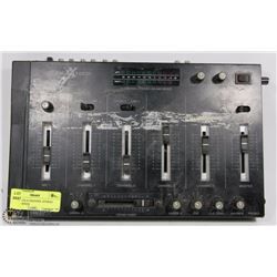 NEXXTECH 4 CHANNEL STEREO SOUND MIXER