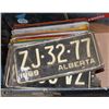 Image 1 : BOX OF VINTAGE LICENSE PLATES