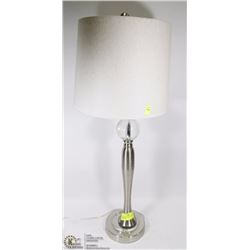 SHOWHOME CHROME COLOR BASE TABLE LAMP