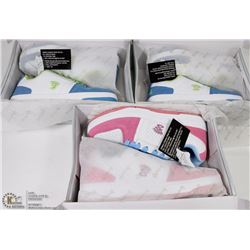 LOT OF THREE PAIRS OF WOMENS SHOES SIZES 4.5,5,6