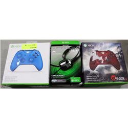 FLAT WITH TWO XBOX WIRELESS CONTROLLERS & HEADSET