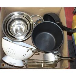 ESTATE LOT OF STAINLESS STEEL BOWLS, POTS, PYREX,