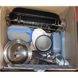 BOX OF ESTATE KITCHEN ITEMS INCL POTS, PYREX &