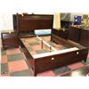 Image 1 : SHOWHOME QUEEN SIZE BEDFRAME WITH 2 NIGHT STANDS