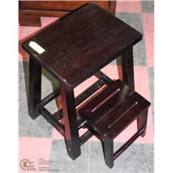 SHOWHOME WOOD STOOL/STEPSTOOL