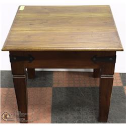 SHOWHOME WOOD END TABLE 24X24X20