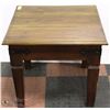 Image 1 : SHOWHOME WOOD END TABLE 24X24X20