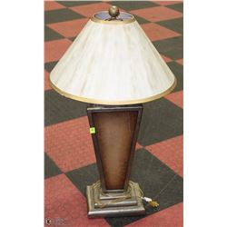 LARGE SHOWHOME DECORATIVE LAMP