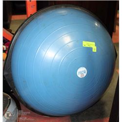 BOSU BALANCE TRAINER