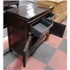 Image 2 : DARK WOOD SHOWHOME NIGHT STAND X2
