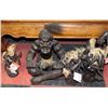 Image 4 : LARGE 10 PC WOOD CARVED AFRICAN HANGING OUT WOOD