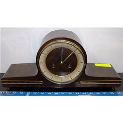 VINTAGE CIRCA 1960S MANTLE CHIMING CLOCK MADE IN