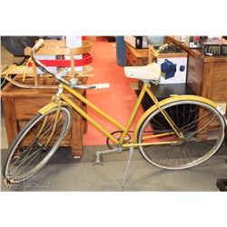 VINTAGE WOMENS RAPIDO BIKE