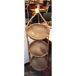 3 WICKER BASKET DISPLAY STAND