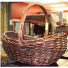 Image 1 : LARGE WICKER PICNIC BASKET