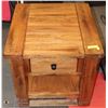 Image 1 : WOOD END TABLE
