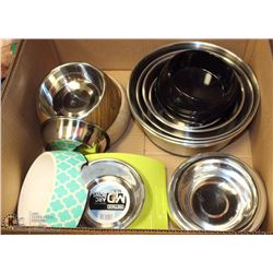 LARGE LOT OF DOG & CAT BOWLS, MOSTLY STAINLESS