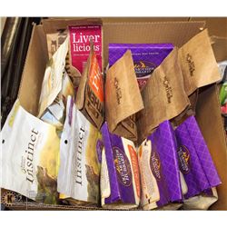 LARGE LOT OF OLD MOTHER HUBBARD, INSTINCT &