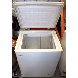 DANBY DCF401W APARTMENT SIZE CHEST FREEZER