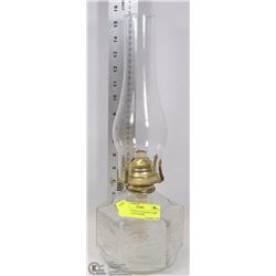 VINTAGE EAGLE GLASS OIL LAMP WITH GLASS SHADE