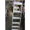 Image 3 : ALUMINUM A-FRAME 6 FOOT STEPLADDER