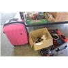 Image 2 : LOT OF HOUSEHOLD AND SUITCASE