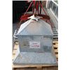 Image 1 : TRACTOR SPREADER