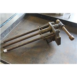 BENCH VICE