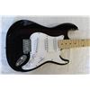 Image 2 : SILVERTONE ELECTRIC GUITAR