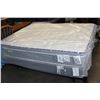 Image 4 : NEW KINGSDOWN COOPER QUEENSIZE EUROTOP MEDIUM FIRM MATTRESS, WITH BOXSPRING AND ROLLER FRAME, RETAIL