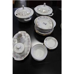 LOT OF LIDDED CHINA CASSEROLES AND OTHER CHINA
