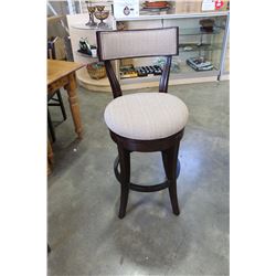 SWIVEL BAR STOOL