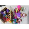 Image 1 : PAIL OF TROLLS DOLLS
