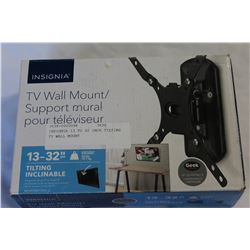 INSIGNIA 13 TO 32 INCH TILTING TV WALL MOUNT