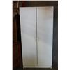 Image 1 : WHITE WARDROBE